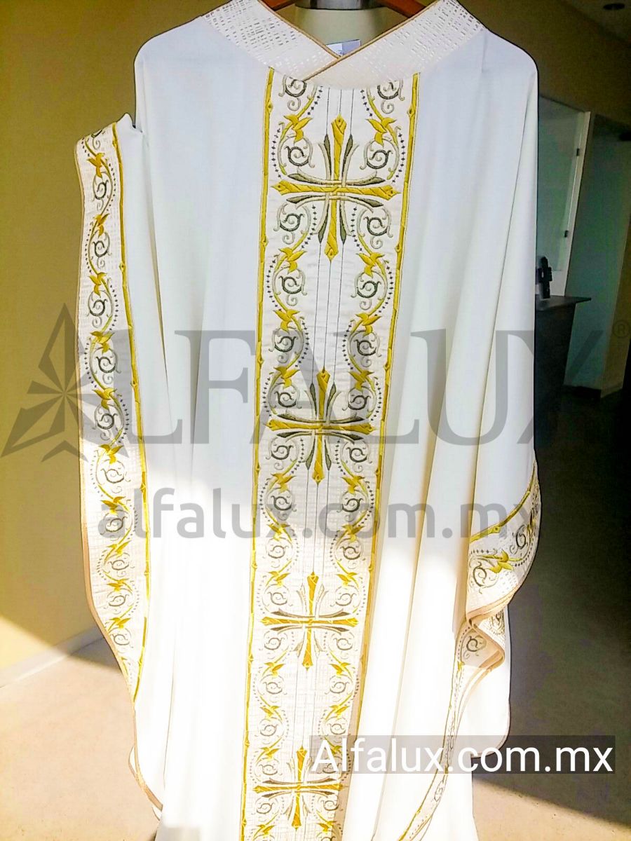 15 CARDENAL BLANCO LATERALES CUELLO BROCADO 1